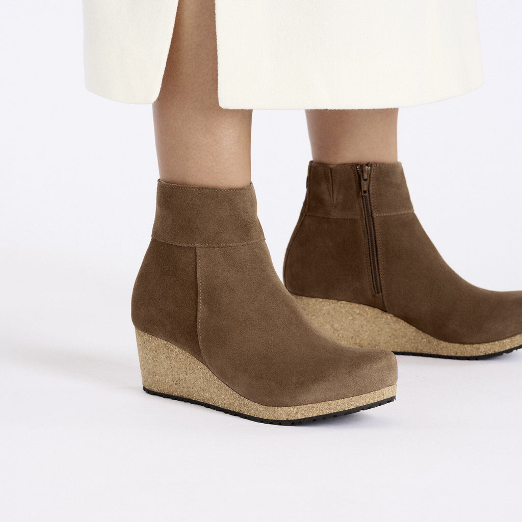Ebba Suede Leather