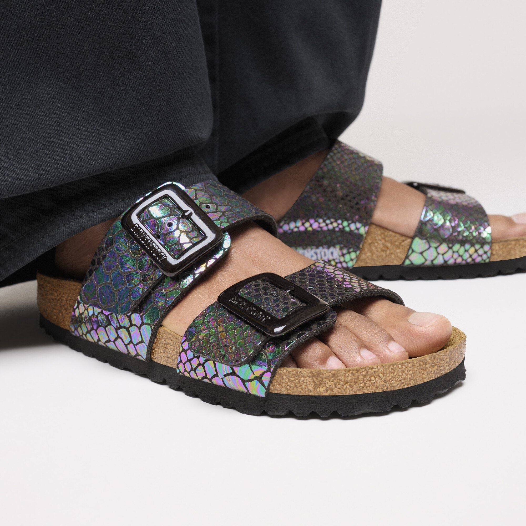 Sydney Luxe Buckle Synthetics Shiny Snake Black