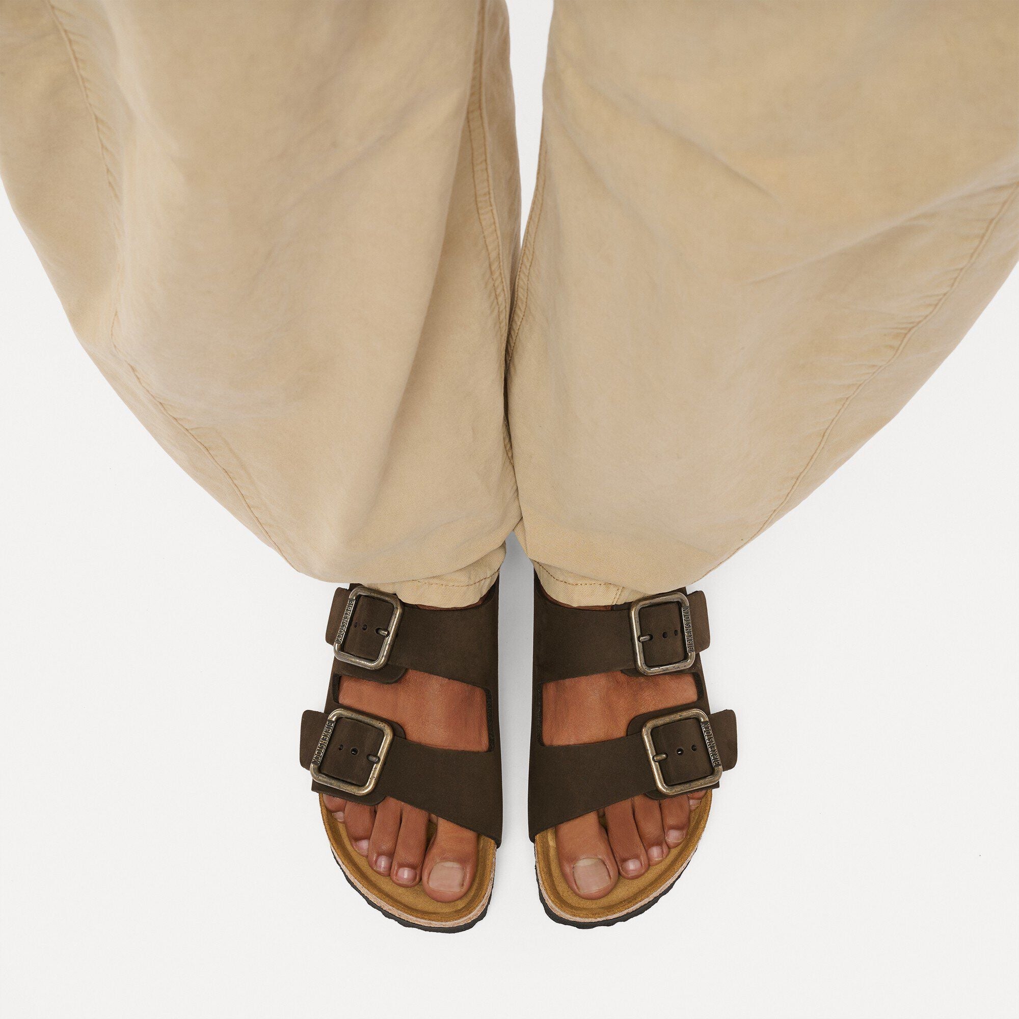 Arizona Wire Buckle Nubuck Leather